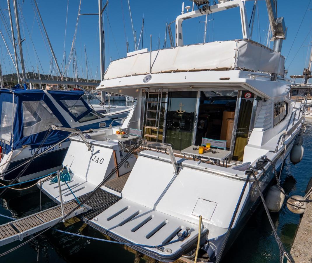 Hebergements Bateaux A Quai Πορκερόλ Εξωτερικό φωτογραφία