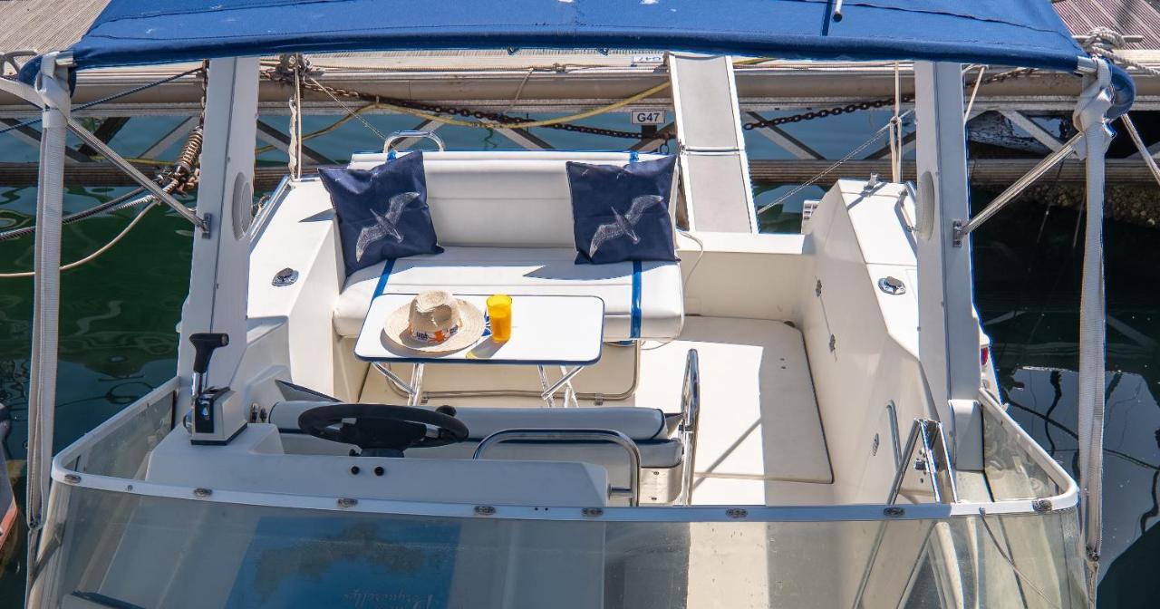 Hebergements Bateaux A Quai Πορκερόλ Εξωτερικό φωτογραφία