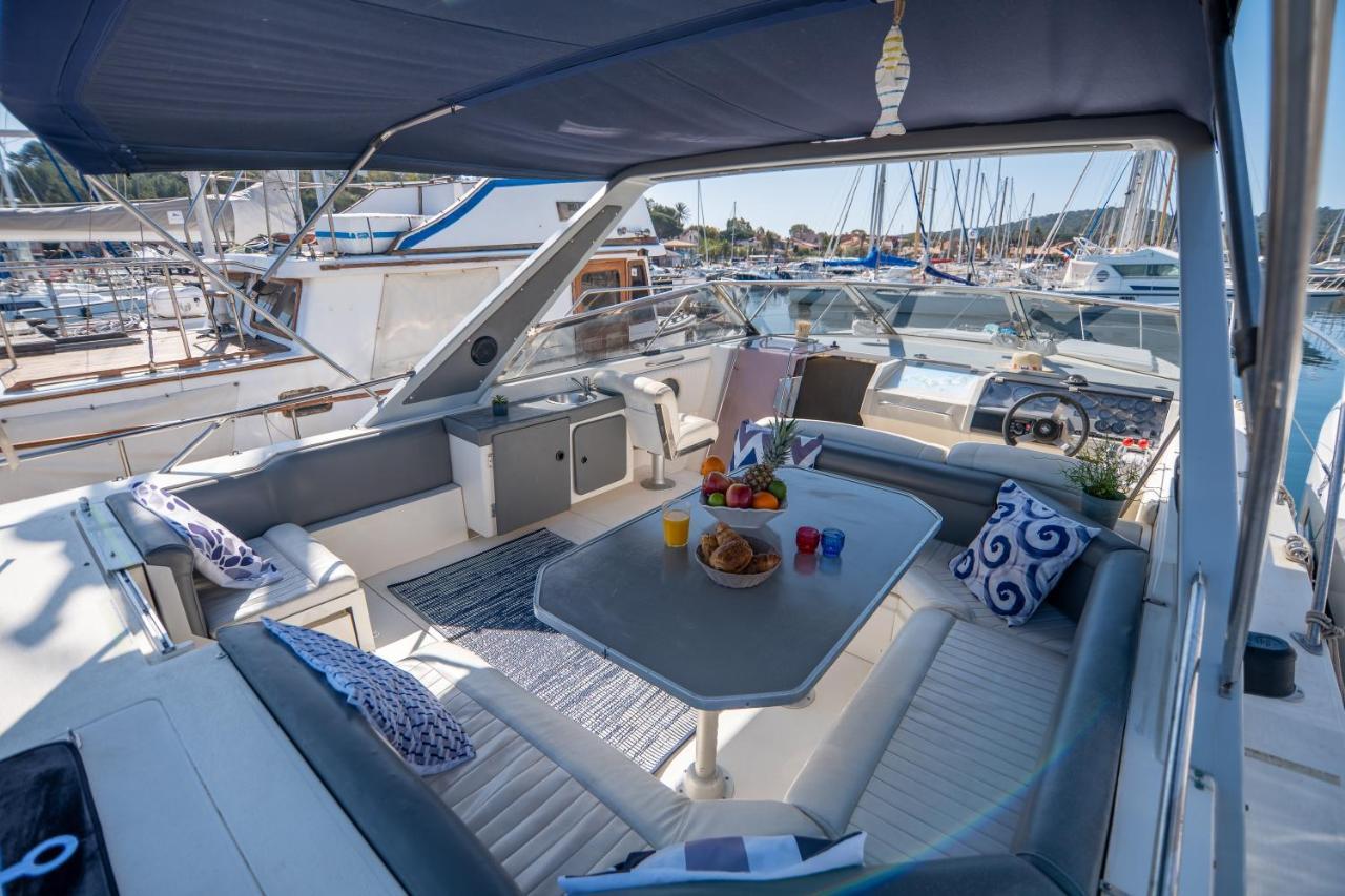 Hebergements Bateaux A Quai Πορκερόλ Εξωτερικό φωτογραφία