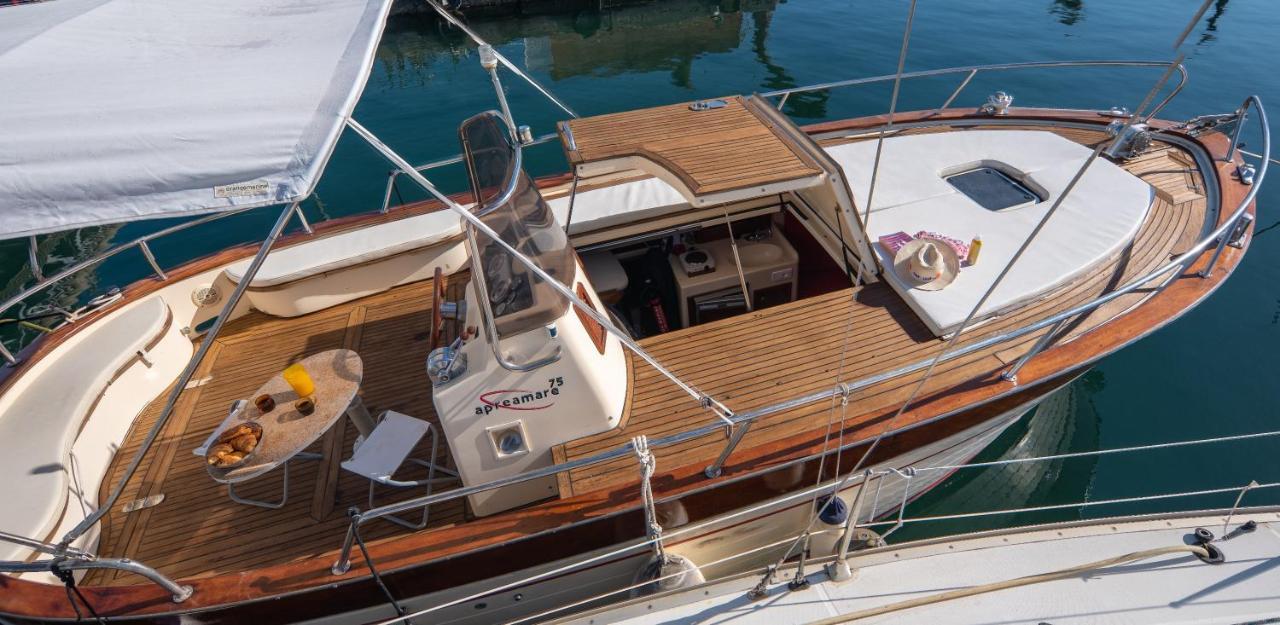 Hebergements Bateaux A Quai Πορκερόλ Εξωτερικό φωτογραφία